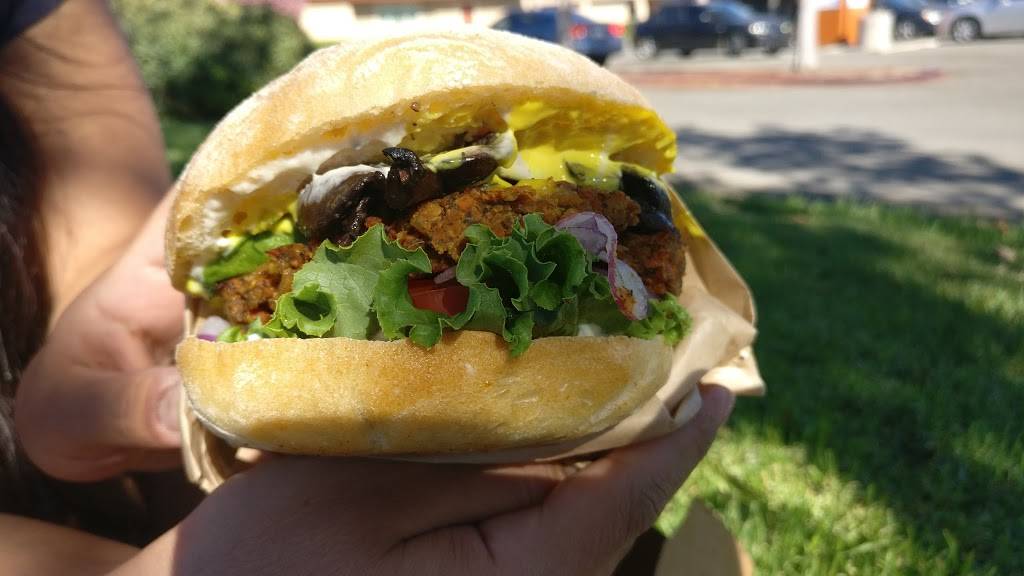 Oasis Vegetarian Cafe | restaurant | 11550 Pierce St, Riverside, CA 92505, USA | 9516885423 OR +1 951-688-5423