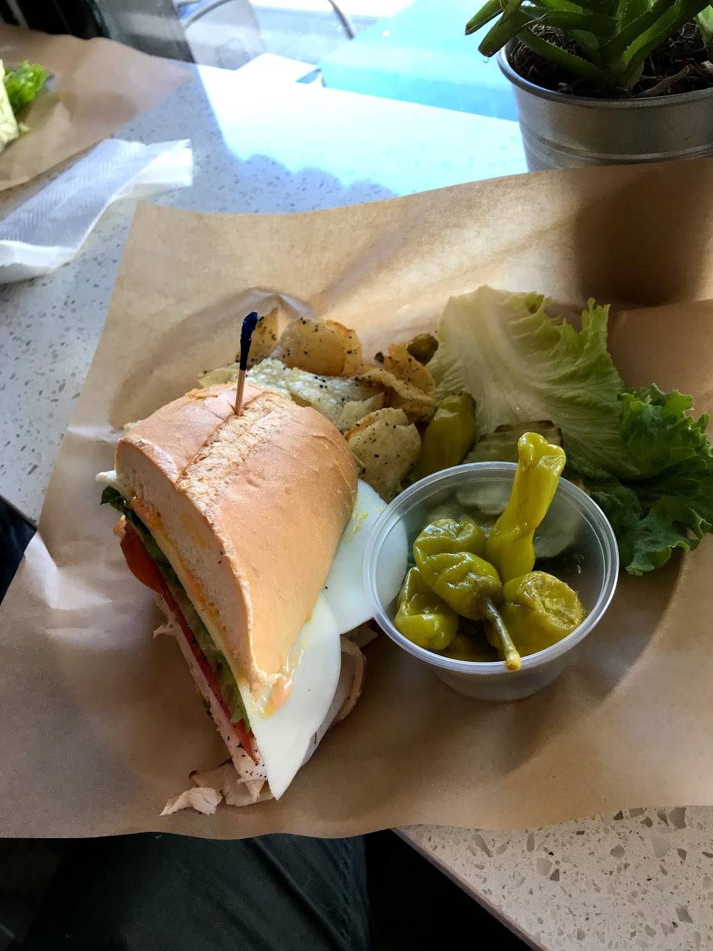 Kings Deli | restaurant | 109 N Pass Ave, Burbank, CA 91505, USA | 8185614405 OR +1 818-561-4405