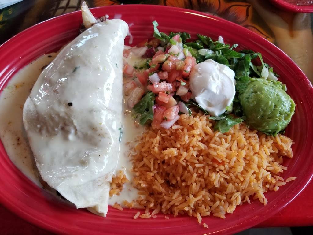 Chapala Mexican Restaurant | restaurant | 105 S Clairborne Rd, Olathe, KS 66062, USA | 9133900280 OR +1 913-390-0280