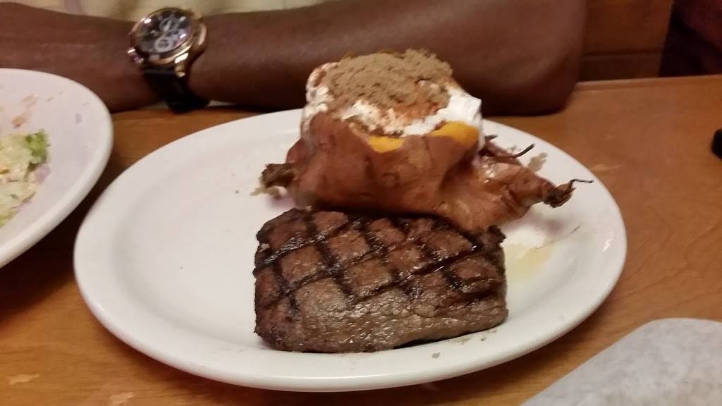 Texas Roadhouse | restaurant | 103 Drury Dr, La Plata, MD 20646, USA | 3013929471 OR +1 301-392-9471