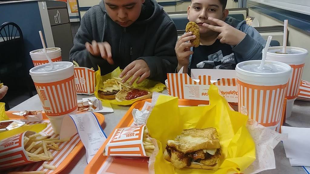 Whataburger | restaurant | 2557 Northwest Loop 410, San Antonio, TX 78230, USA | 2103840567 OR +1 210-384-0567