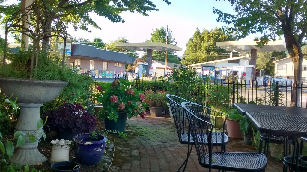 Pongsris Thai Restaurant | restaurant | 323 NE E St, Grants Pass, OR 97526, USA | 5419551662 OR +1 541-955-1662