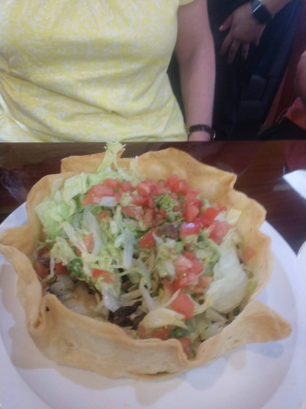 Fiesta en Tuxpan Mexican Grill | restaurant | 4949 Oakton St, Skokie, IL 60077, USA | 8479834491 OR +1 847-983-4491