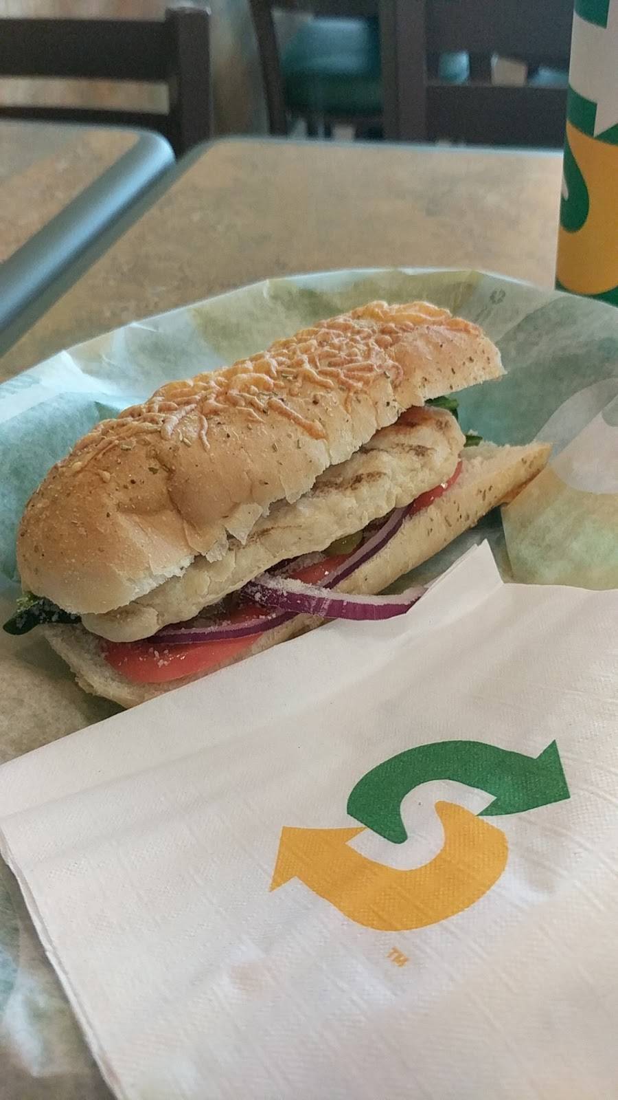 Subway | restaurant | 828 W Wolf St US41 &, IN-154, Sullivan, IN 47882, USA | 8122687827 OR +1 812-268-7827