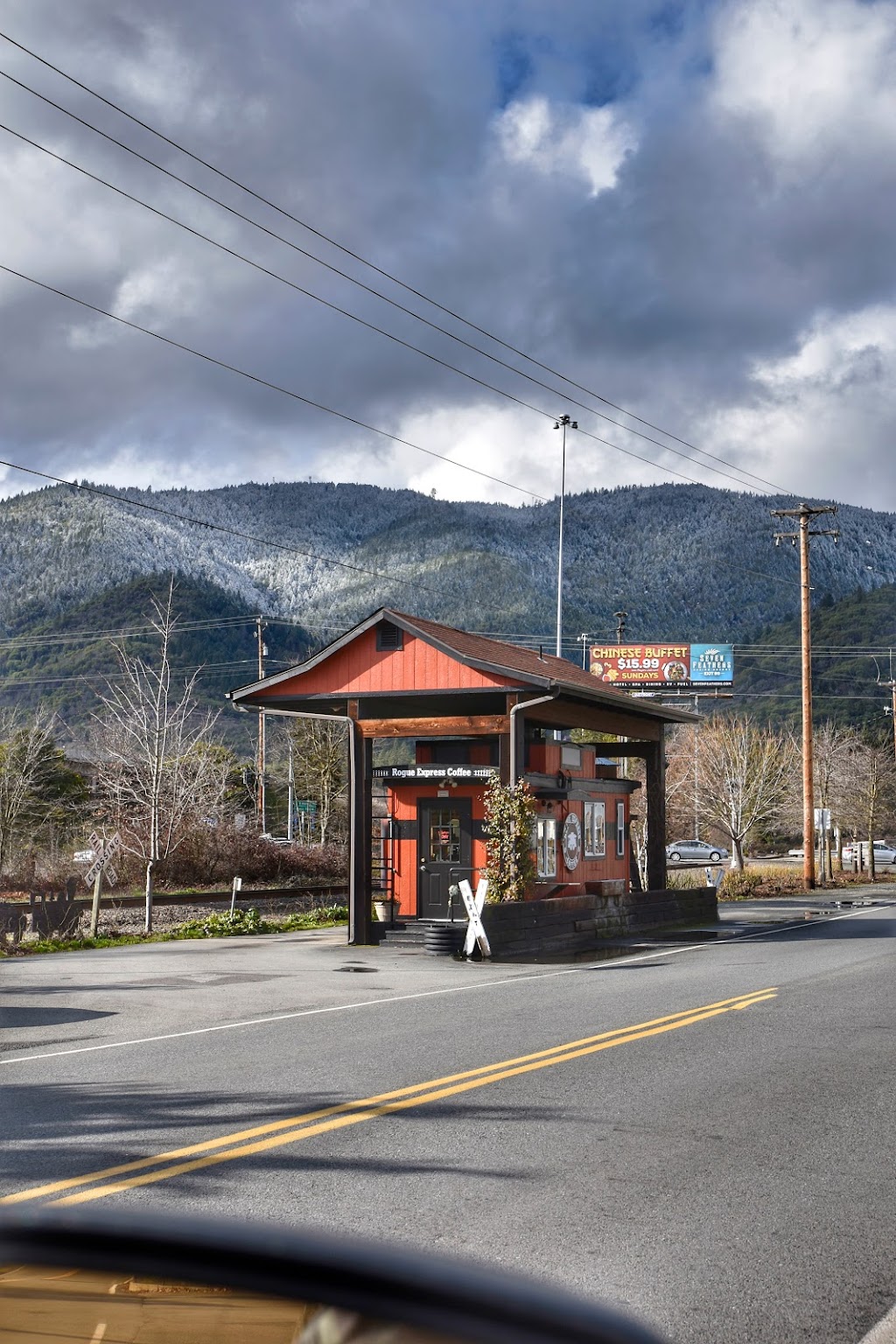 Rogue Express | restaurant | 180 Classick Dr, Rogue River, OR 97537, USA | 5415823642 OR +1 541-582-3642