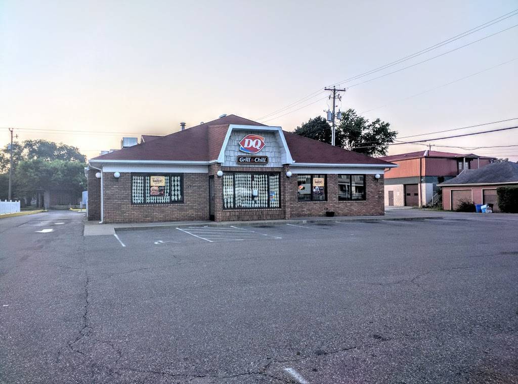 Dairy Queen | restaurant | 235 N Broadway St, New Philadelphia, OH 44663, USA | 3303642220 OR +1 330-364-2220
