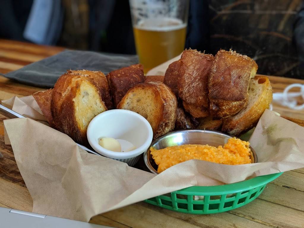 Earls Beer and Cheese | restaurant | 1259 Park Ave, New York, NY 10029, USA | 2122891581 OR +1 212-289-1581