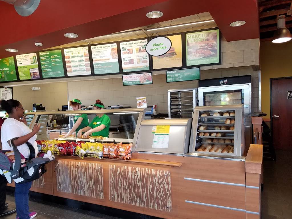 Subway | meal takeaway | 2105 Taney St, North Kansas City, MO 64116, USA | 8164716939 OR +1 816-471-6939