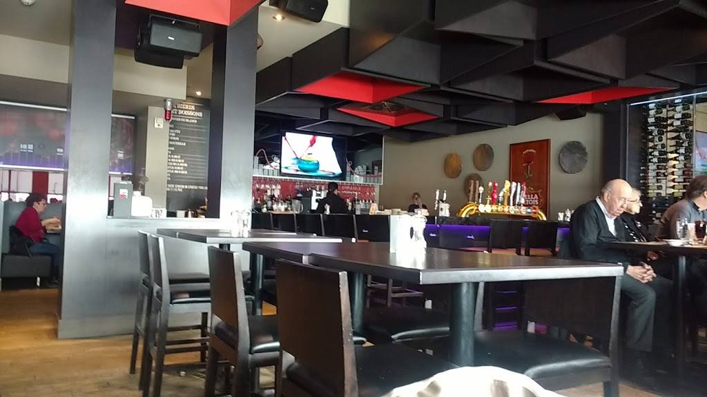 Rôtisserie St-Hubert | restaurant | 609 Boulevard des Bois Francs S, Victoriaville, QC G6P 5X2, Canada | 8193579226 OR +1 819-357-9226