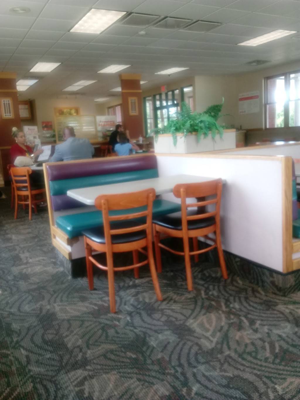 Wendys | restaurant | 23050 Broadway, Oakwood, OH 44146, USA | 4402329009 OR +1 440-232-9009