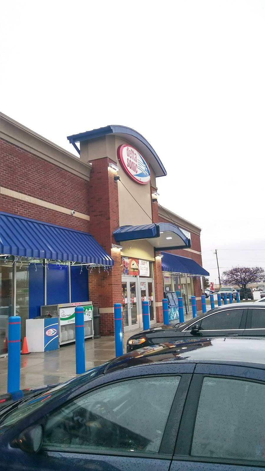 Delta Sonic Car Wash | bakery | 1812 W Jefferson St, Joliet, IL 60435, USA | 8152077000 OR +1 815-207-7000