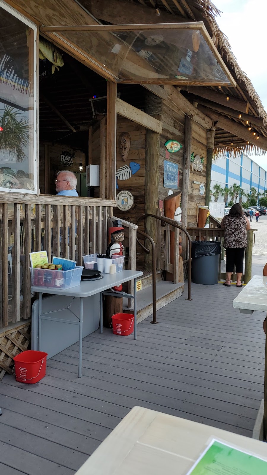 Pleasure Island Tiki Bar at Sportsman Marina | restaurant | 27844 Canal Rd, Orange Beach, AL 36561, USA | 2519818454 OR +1 251-981-8454