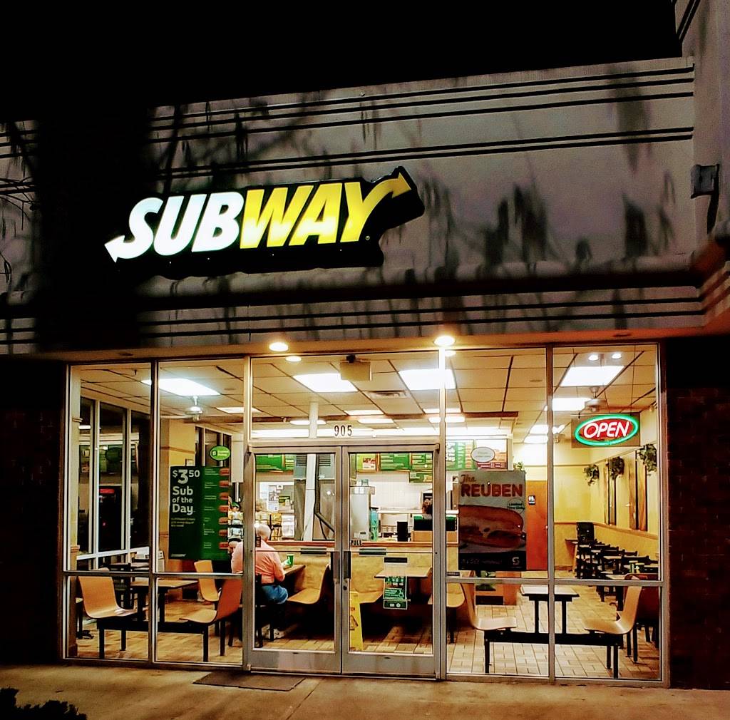 Subway | restaurant | 905 S Brightleaf Blvd, Smithfield, NC 27577, USA | 9199891869 OR +1 919-989-1869