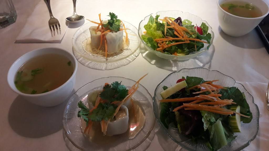 Bangkok Cafe | restaurant | 17 N Vail Ave, Arlington Heights, IL 60005, USA | 8473981989 OR +1 847-398-1989