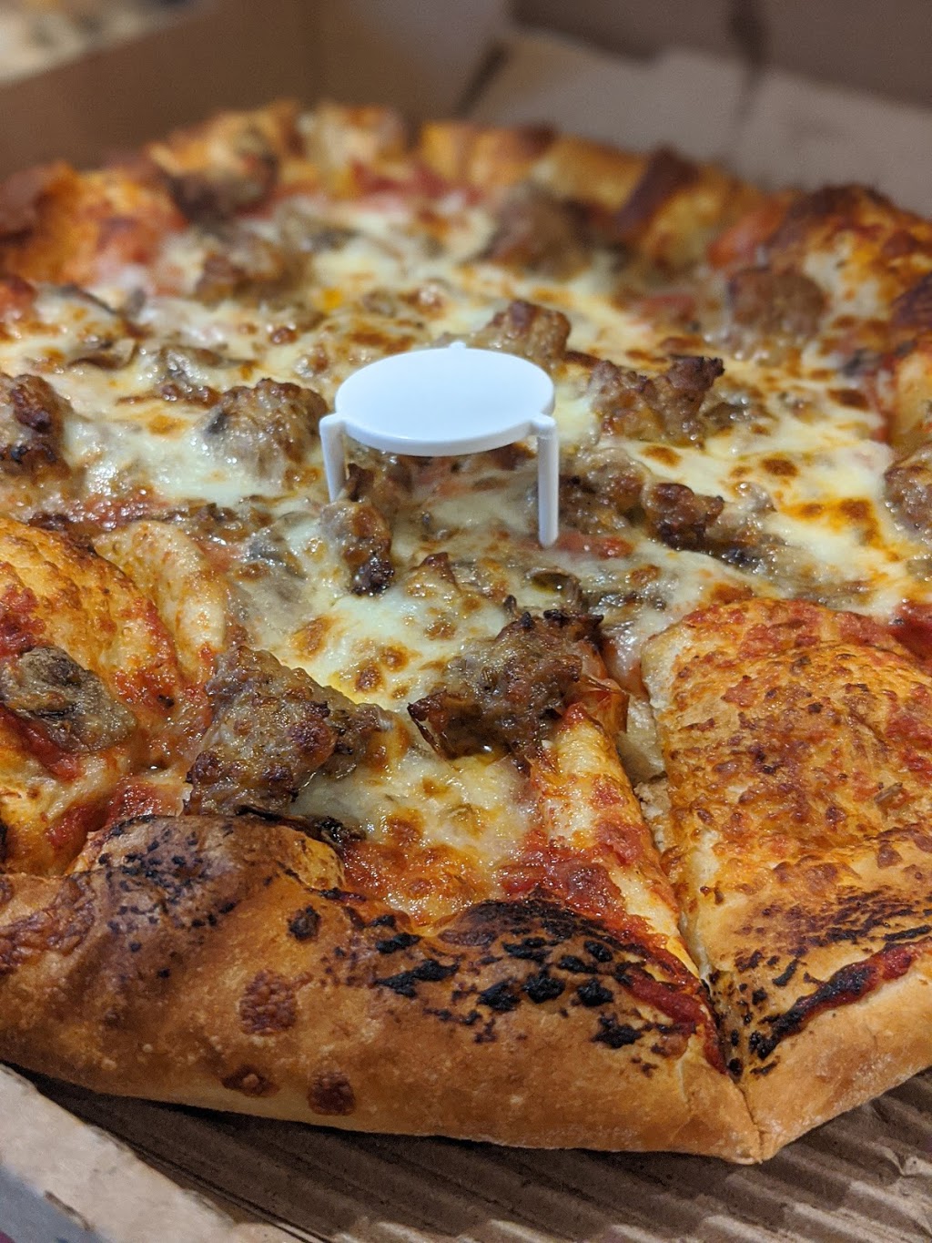 Buffalo Pizza & Ice Cream Co | meal delivery | 2600 21st St, Sacramento, CA 95818, USA | 9164516555 OR +1 916-451-6555