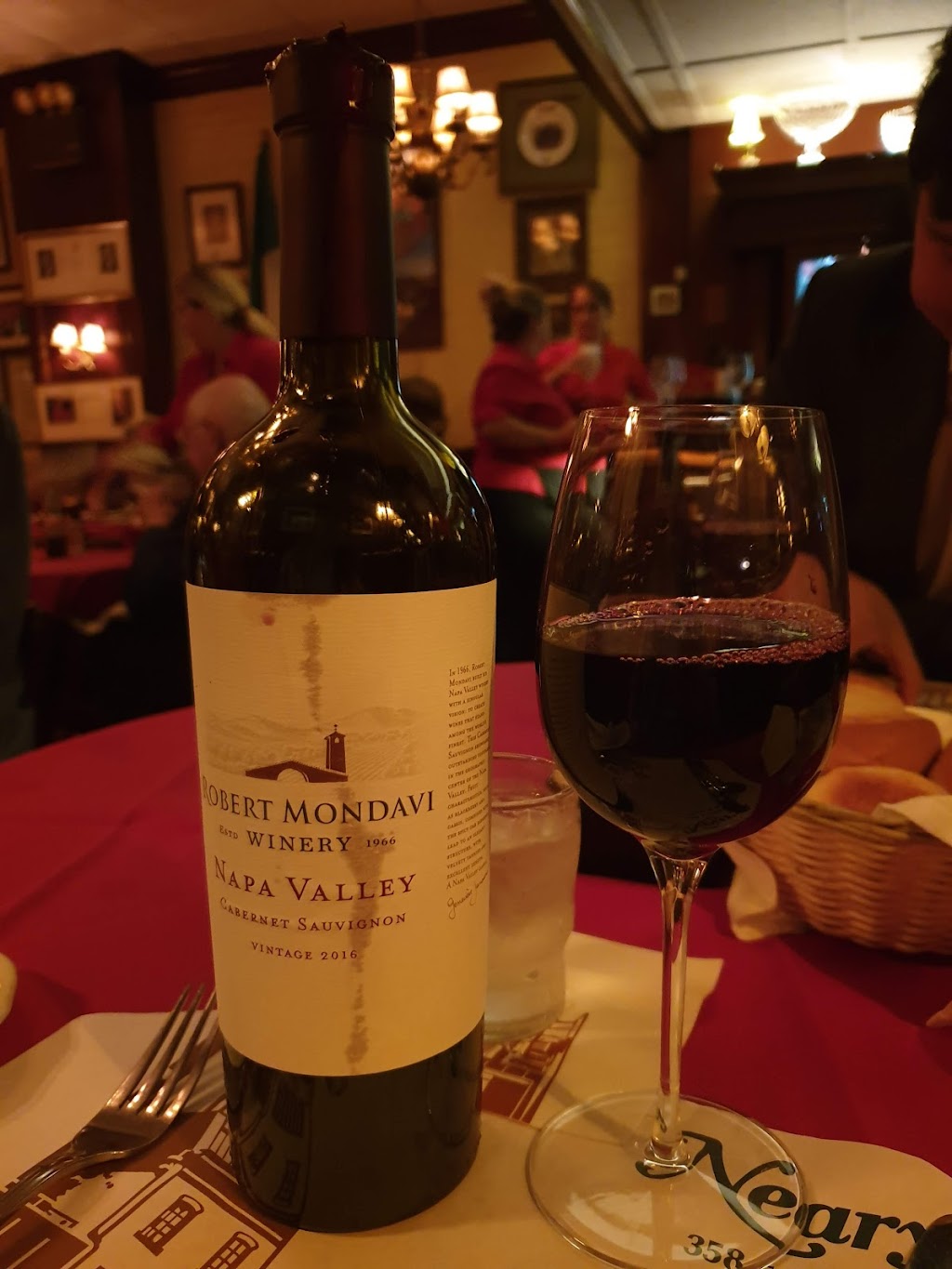 Nearys | restaurant | 358 E 57th St, New York, NY 10022, USA | 2127511434 OR +1 212-751-1434