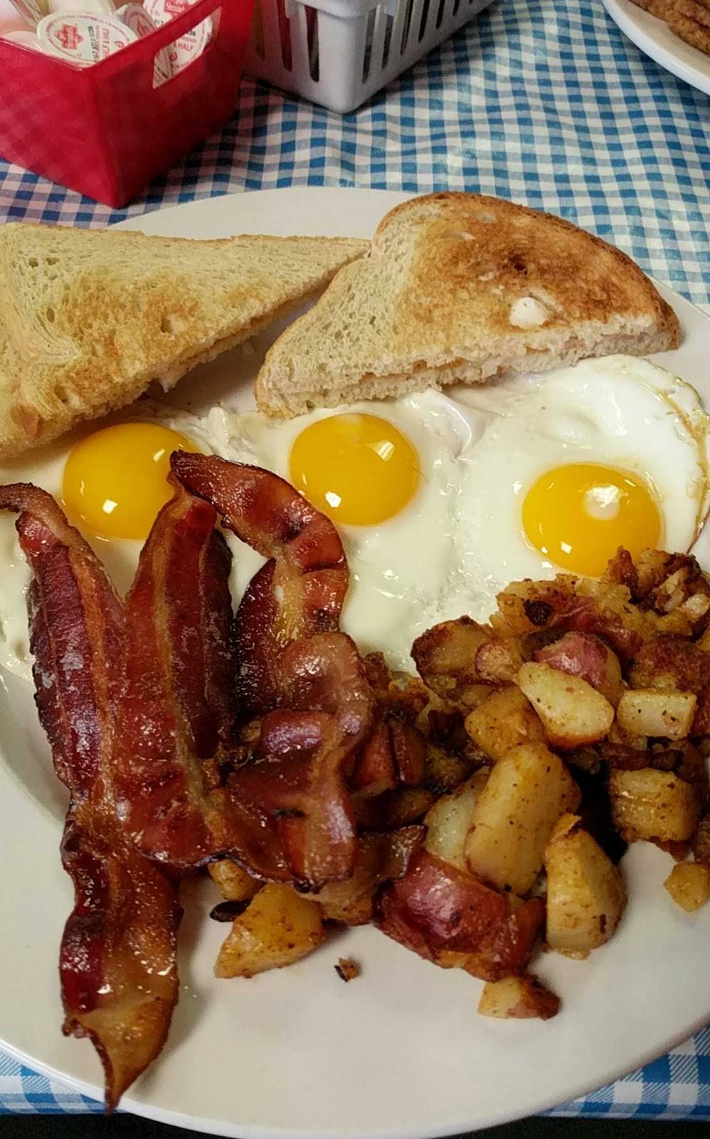 The Breakfast Place | restaurant | 187 Pleasant St, Attleboro, MA 02703, USA | 5082265680 OR +1 508-226-5680