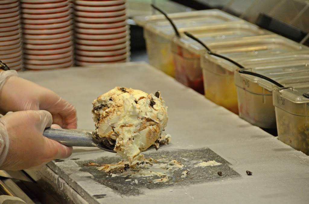 Cold Stone Creamery | bakery | 76 South La Grange Road, La Grange, IL 60525, USA | 7083542600 OR +1 708-354-2600