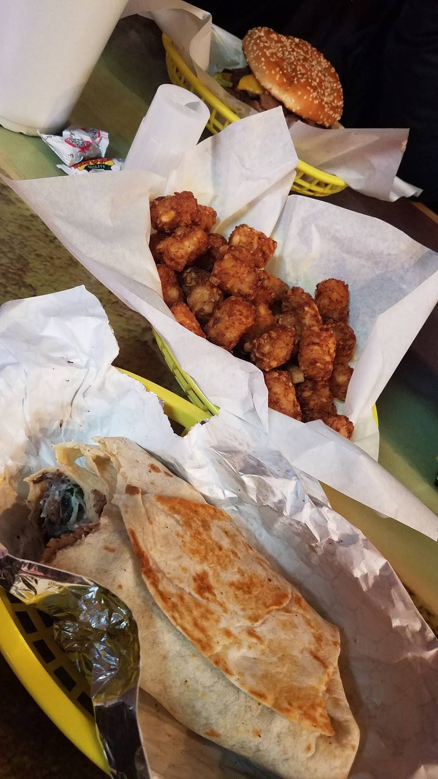 Doggie Diner | meal takeaway | 7536 Janes Ave, Woodridge, IL 60517, USA | 6309858008 OR +1 630-985-8008