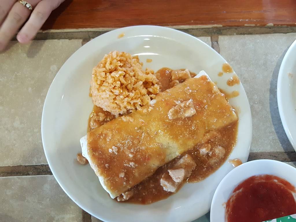 Chicos Restaurant | restaurant | 4407 W Maple St, Wichita, KS 67209, USA | 3169435401 OR +1 316-943-5401