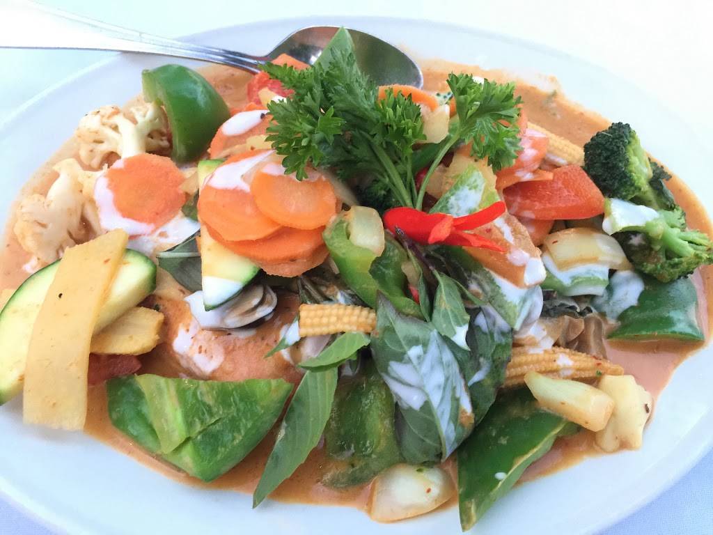 Restaurant Piment Thaï | restaurant | 401 Rue Principale, Saint-Sauveur, QC J0R 1R0, Canada | 4502273800 OR +1 450-227-3800