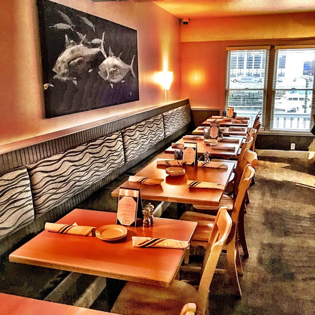 Finz | restaurant | 86 Wharf St, Salem, MA 01970, USA | 9787448485 OR +1 978-744-8485