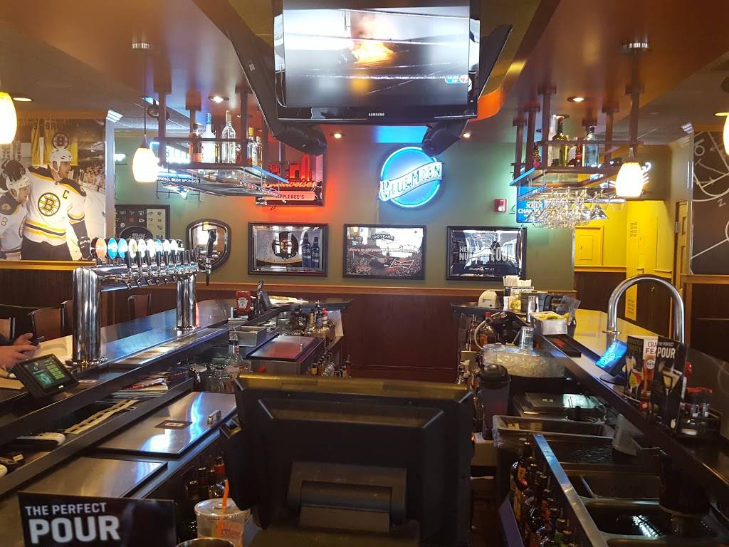 Applebees Grill + Bar | restaurant | 2 Elm St, Woburn, MA 01801, USA | 7819333079 OR +1 781-933-3079