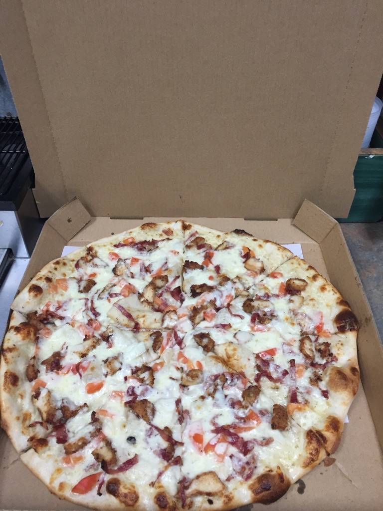 Amici Pizza & Pasta Family Restaurant | restaurant | 2838 PA-611 #204, Tannersville, PA 18372, USA | 5706209005 OR +1 570-620-9005