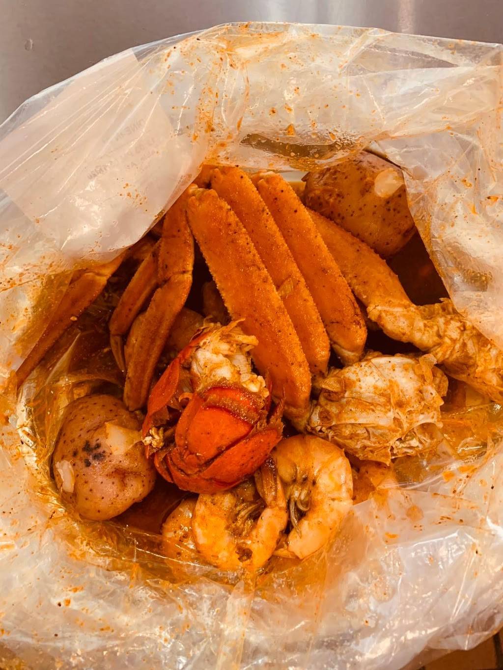 Crafty Crab | restaurant | 2901 Tyrone Blvd N, St. Petersburg, FL 33710, USA | 7272911555 OR +1 727-291-1555