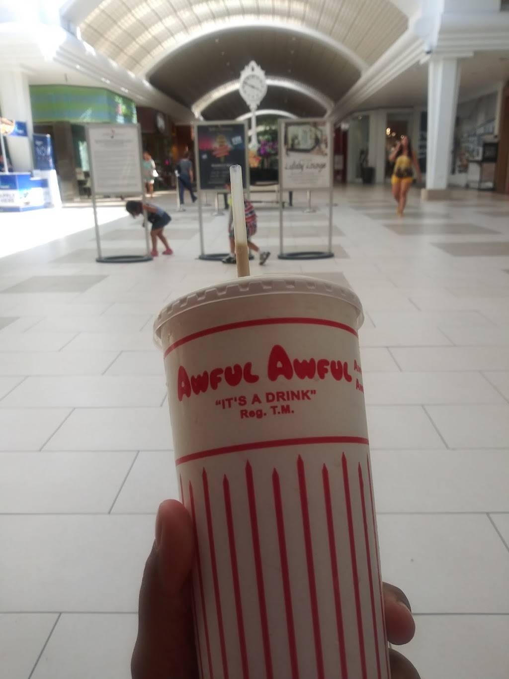 Newport Creamery | restaurant | Warwick Mall, 400 Bald Hill Rd, Warwick, RI 02886, USA | 4017374309 OR +1 401-737-4309