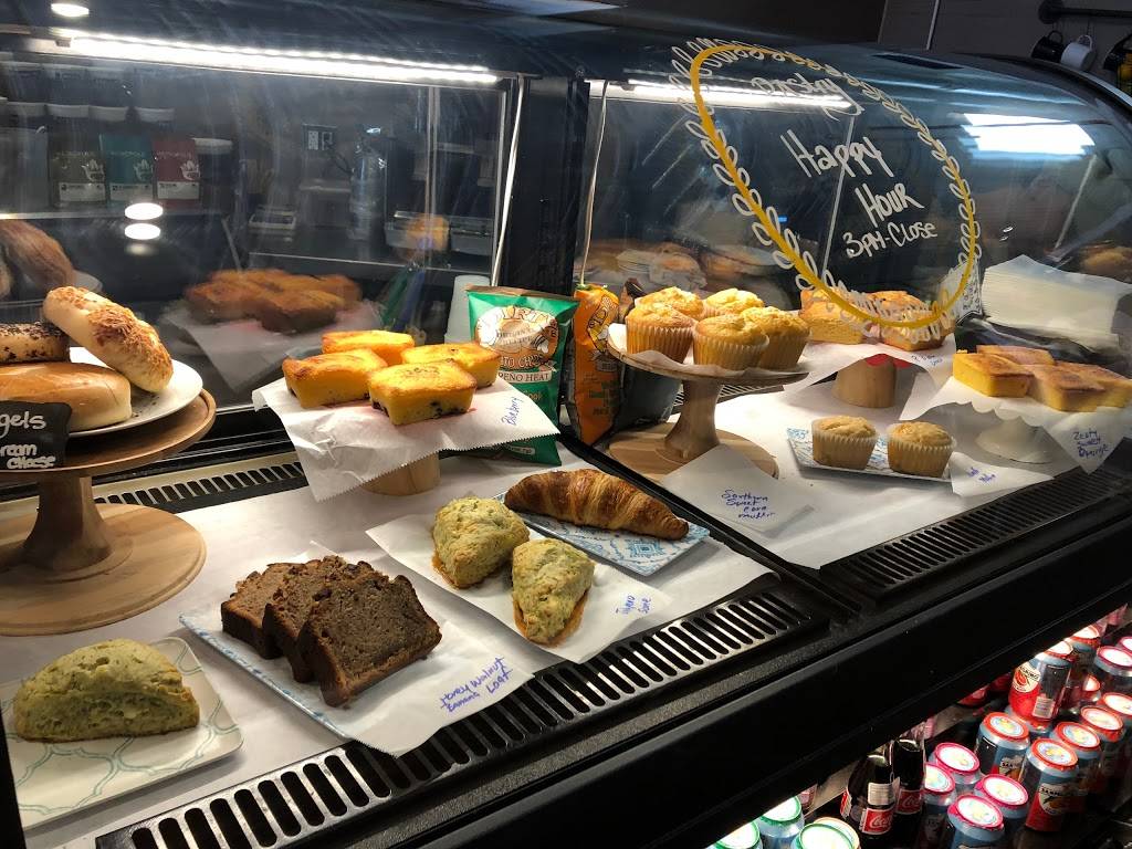 La Strada Cafe Bar | restaurant | 2023 N California Ave, Chicago, IL 60647, USA | 7086270403 OR +1 708-627-0403