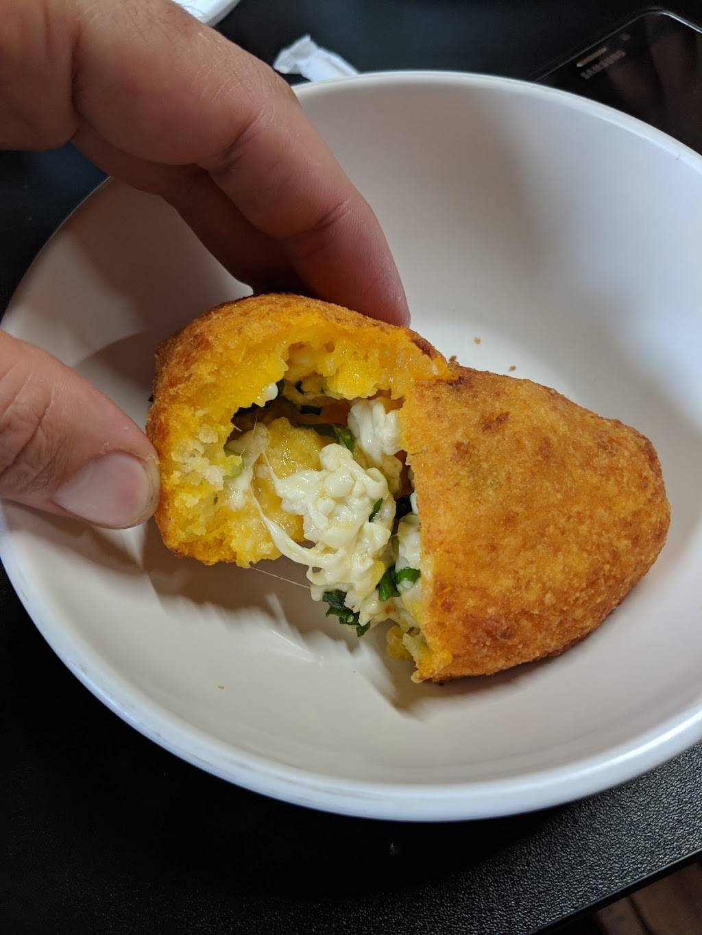 Antojitos Ecuatorianos 2 | restaurant | 2535 36th Ave, Astoria, NY 11106, USA | 7189377344 OR +1 718-937-7344