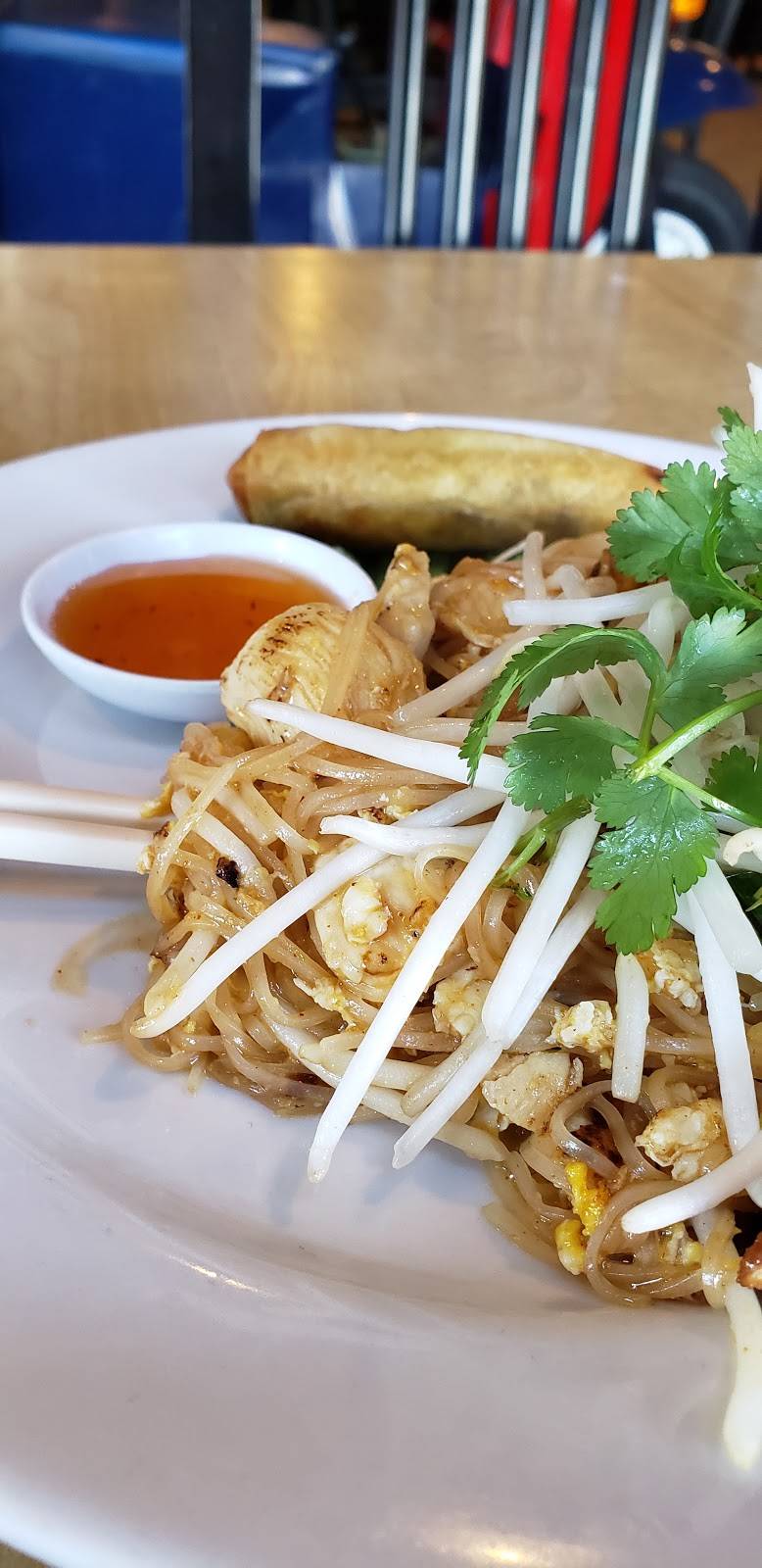 Tuk Tuk Thai Berkeley | restaurant | 2468 Shattuck Ave, Berkeley, CA 94704, USA | 5105406360 OR +1 510-540-6360