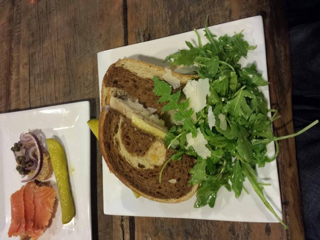 The Green Dragon Pub and Brewery | restaurant | 714 F, W Main St, Murfreesboro, TN 37129, USA | 6158017171 OR +1 615-801-7171