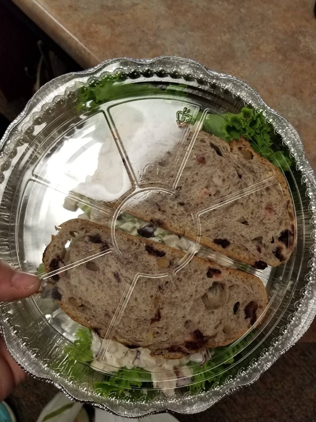 Cracked Pepper | bakery | 1108 W Glen Ave, Peoria, IL 61614, USA | 3098392204 OR +1 309-839-2204