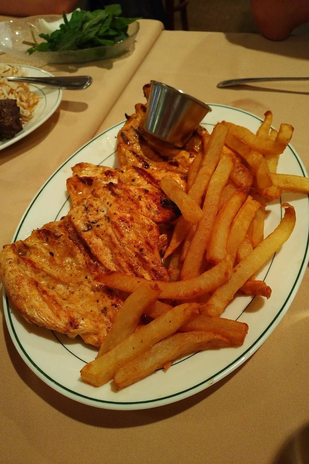 Restaurant Daou | restaurant | 2373 Boulevard Marcel-Laurin, Saint-Laurent, QC H4R 1K4, Canada | 5143341199 OR +1 514-334-1199