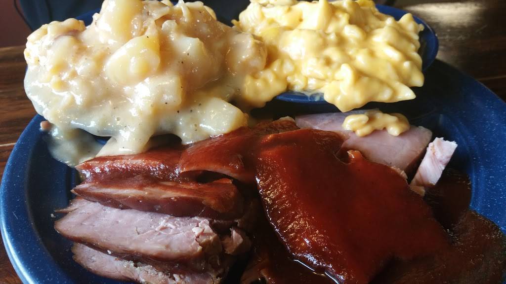 Dickeys Barbecue Pit | restaurant | 3721 N Interstate 35, Denton, TX 76210, USA | 9405665290 OR +1 940-566-5290