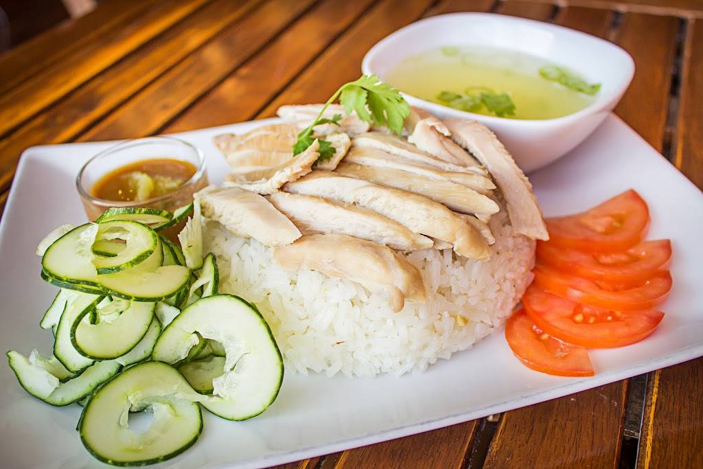 Red Pig Asian Kitchen | restaurant | 2932 N Broadway, Chicago, IL 60657, USA | 7734729999 OR +1 773-472-9999