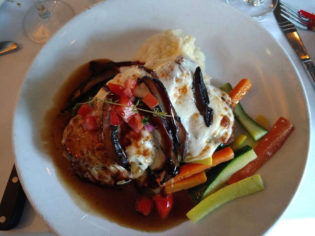 Chadwicks American Chop House & Bar | restaurant | 49 Front St, Rockville Centre, NY 11570, USA | 5167667800 OR +1 516-766-7800