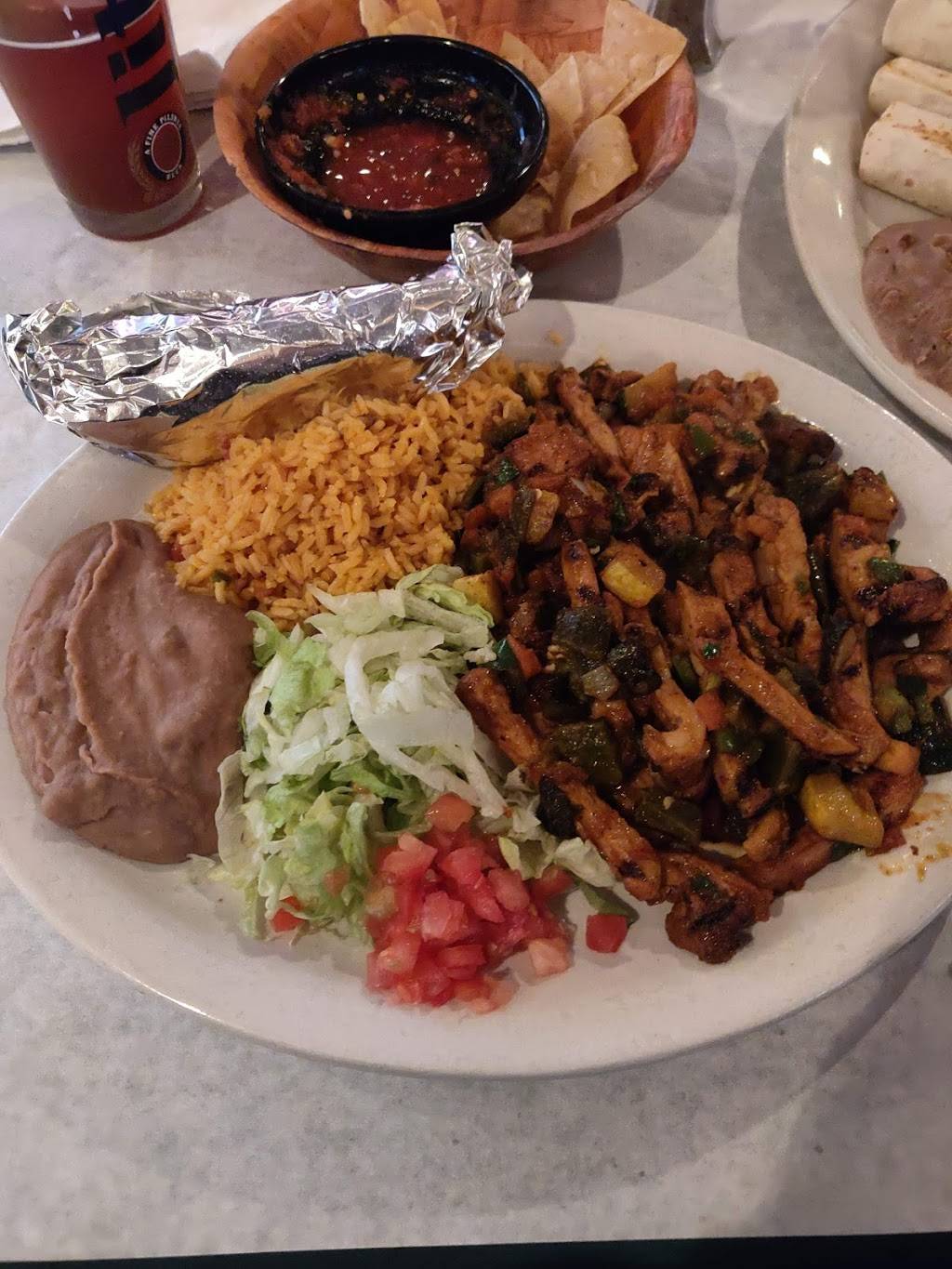 Tres Locos | restaurant | W172S7505 Lannon Dr, Muskego, WI 53150, USA | 2626791600 OR +1 262-679-1600