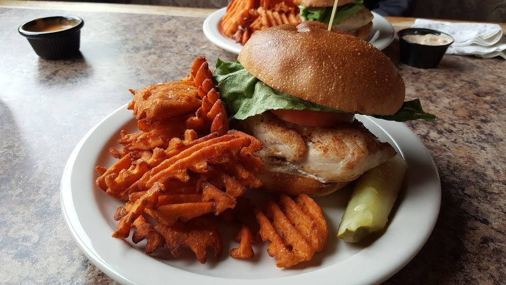 Petie Greens | restaurant | 6103 Drum Point Rd, Deale, MD 20751, USA | 4108671488 OR +1 410-867-1488