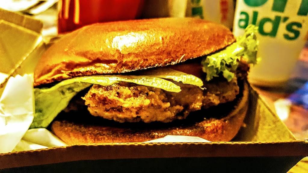 McDonalds | cafe | 1308 E Airport Fwy, Irving, TX 75062, USA | 9724384883 OR +1 972-438-4883