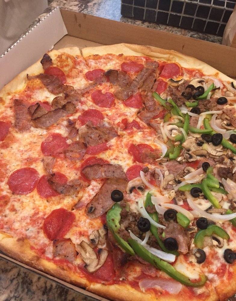 Roccos NY Pizzeria and Pasta | meal delivery | 1910 Village Center Cir, Las Vegas, NV 89134, USA | 7022420303 OR +1 702-242-0303