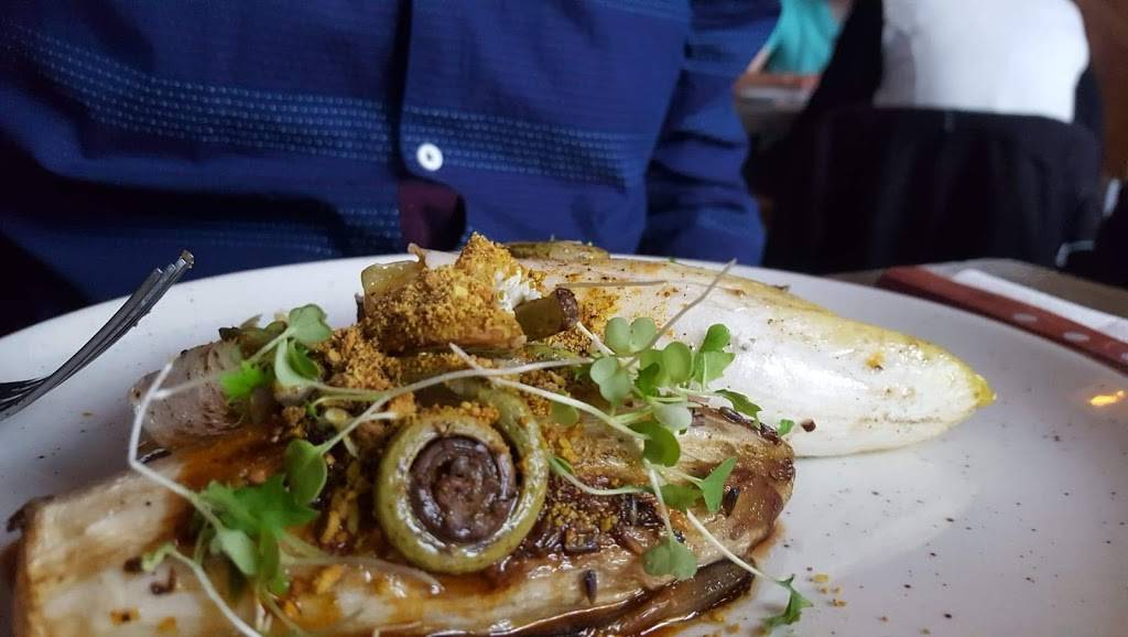 Le Esmond | restaurant | 231 Rue Saint Charles S, Granby, QC J2G 9M6, Canada | 4503727727 OR +1 450-372-7727