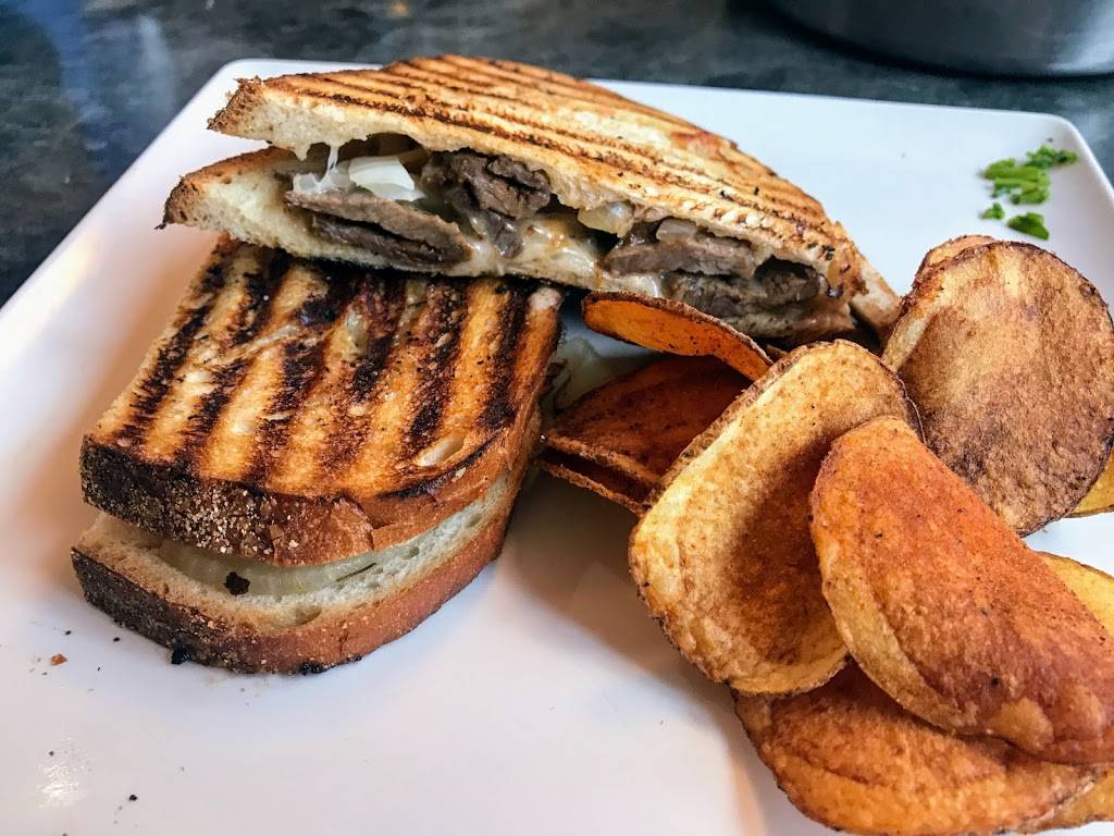 Karlton Cafe | restaurant | 310 W Broad St, Quakertown, PA 18951, USA | 2155388353 OR +1 215-538-8353