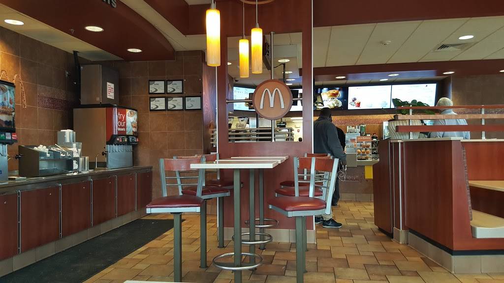 McDonalds | cafe | 339 Squire Rd, Revere, MA 02151, USA | 7812898172 OR +1 781-289-8172