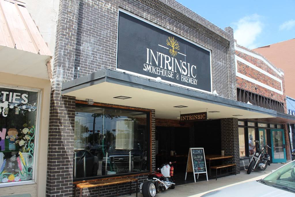 Intrinsic Smokehouse Brewery + BBQ Catering | restaurant | 509 W State St, Garland, TX 75040, USA | 9722722400 OR +1 972-272-2400
