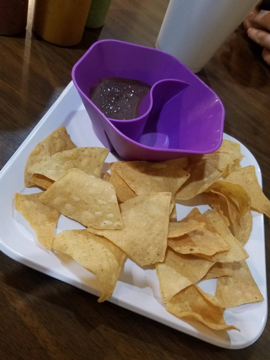 Delicias La Oaxaqueña | restaurant | 2121 Milton Ave, Janesville, WI 53545, USA | 6085630669 OR +1 608-563-0669