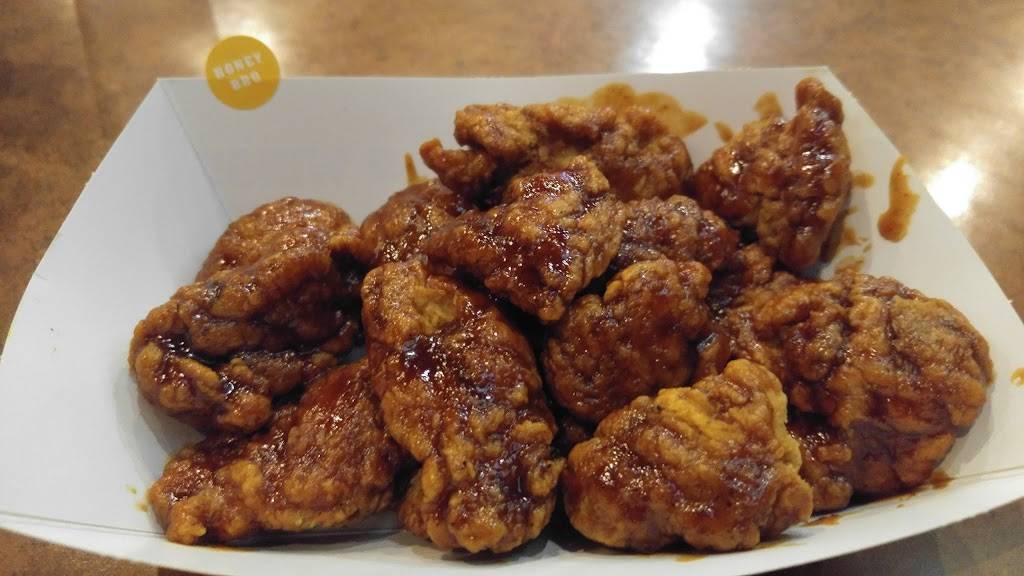 Buffalo Wild Wings | restaurant | 3878 Attucks Dr, Powell, OH 43065, USA | 6147665371 OR +1 614-766-5371