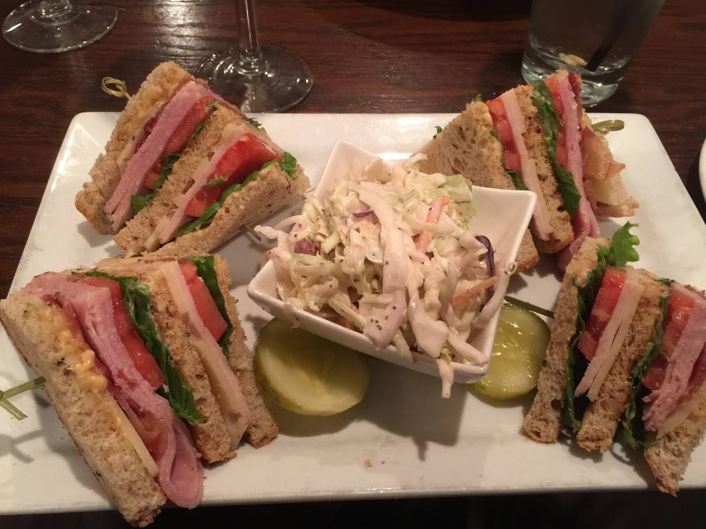 Ramparts Tavern & Grill | restaurant | 2605, 1700 Fern St, Alexandria, VA 22302, USA | 7039986616 OR +1 703-998-6616